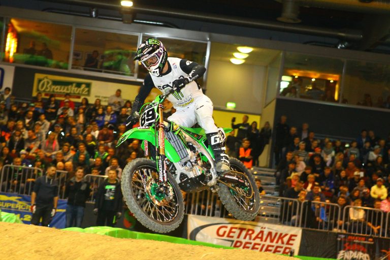Tyler Bowers gewinnt den ersten Abend des Supercross Chemnitz