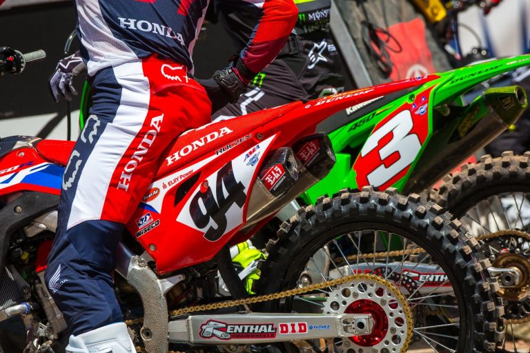 Ken Roczen siegt, Eli Tomac führt weiter in der WM