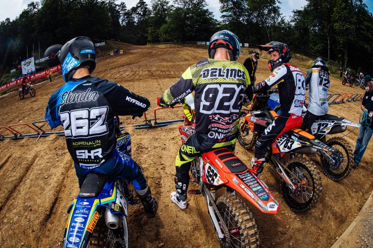 Mike Stender, Jeremy Delincé, Nathan Renkens und Max Nagl – LIVESTREAM ADAC MX Masters Bielstein 2021 für den Sonntag