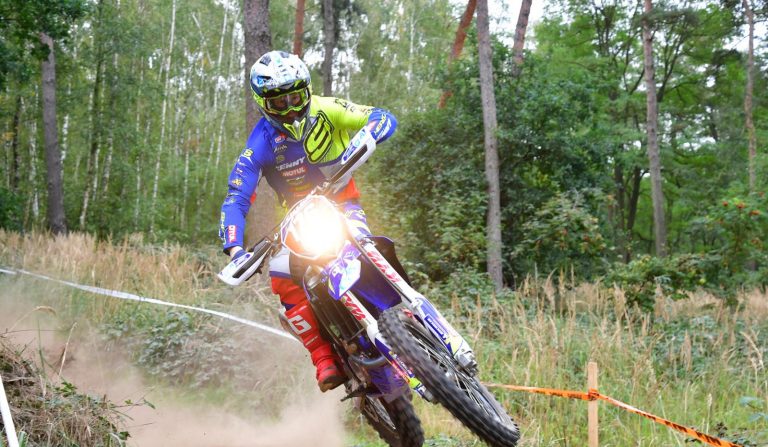 Zwei weitere Championatssiege für Hamish Macdonald – DEM weiter fest in Sherco-Hand