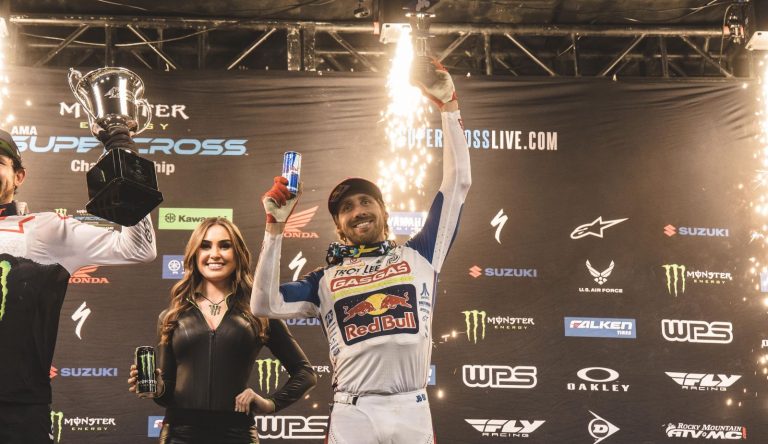 Justin Barcia holt sich die Punkteführung bei Runde 2 der 450er AMA SX-Meisterschaft in Oakland!