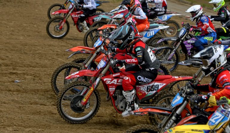 Elena Kapsamer #699 mit klasse Start – Elena Kapsamer siegreich bei der International Czech MX Women Championship – Open in