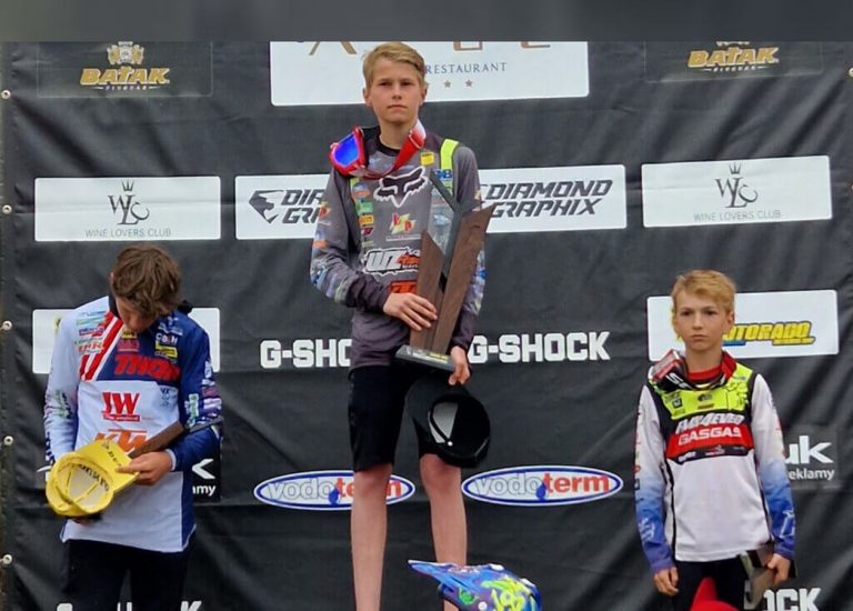 Dex Kooiker ganz oben auf dem Podium – WZ Racing - Harte Arbeit macht sich bezahlt