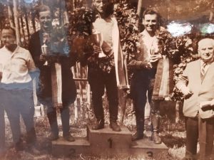 aa2ec855-fe9e-4e73-8e78-a3ea12e9cdb0