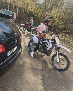 6C947B7C-5DD5-4C3A-AD29-9B671DD699B5