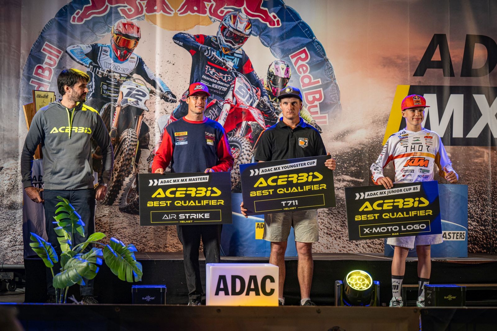ADAC MX Masters 2025 , ADAC MX Masters HolzgerlingenJahressiegerehrung, Acerbis Best Qualifiers mit Jordi Tixier ( Frankreich / Honda / KMP Honda Racing powered by DVAG ) beim ADAC MX Masters und Lucas Leok ( Estland / Husqvarna / KTM MX FUTURES ) beim ADAC MX Junior Cup
