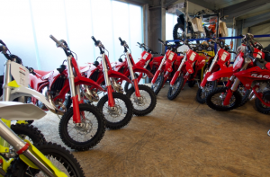 {E76BCE2D-D65C-4F4A-8C57-F33D4F2EB327}