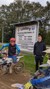 eeecee15-b275-43f4-aea2-43d3993f3a68