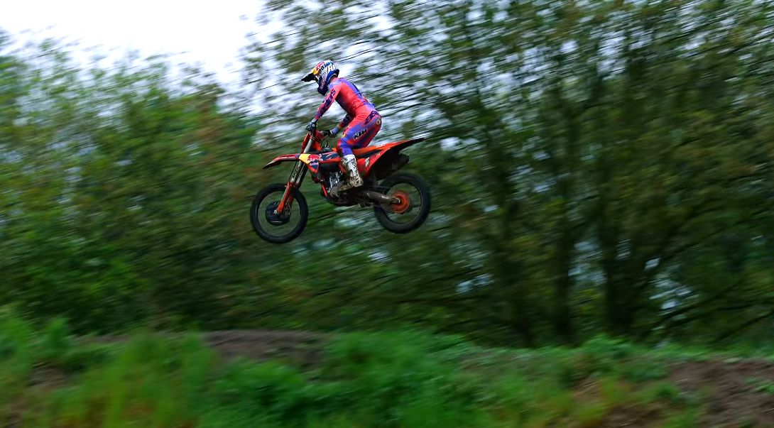 Video-Reportage von Motocross-Weltmeister Simon Längenfelder