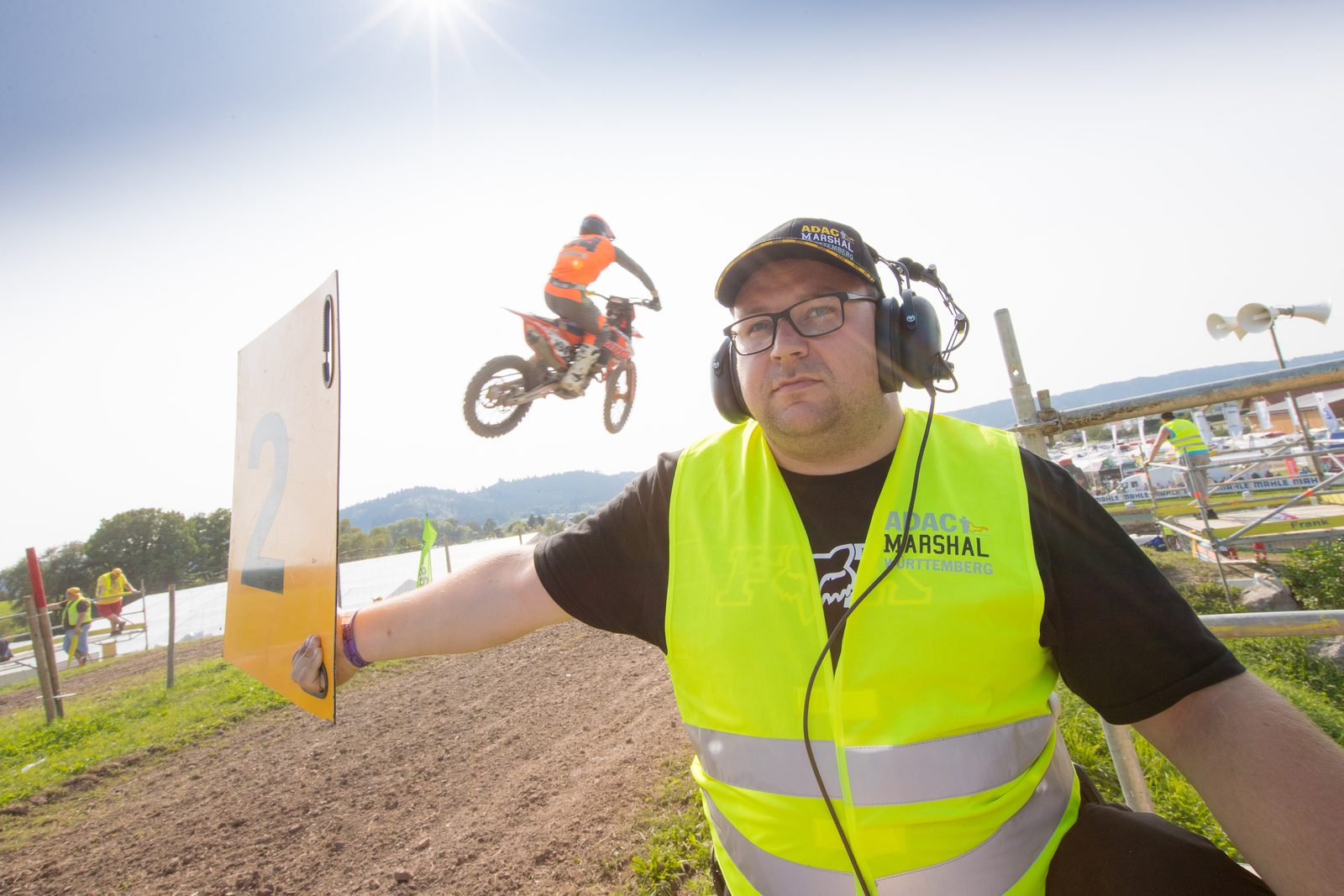 Dem Motorsport fühlt sich Wolfgang Reinhardt schon ein Leben lang verbunden und engagiert sich seit Jahrzehnten ehrenamtlich bei verschiedenen Events vor Ort.
