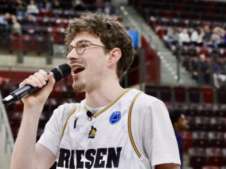 Im Raum Stuttgart hat Aaron Glock längst einen Namen – und natürlich eine Stimme. Der Moderator ist bei Sportevents in Ludwigsburg, Bietigheim oder Heilbronn am Mikrofon.
