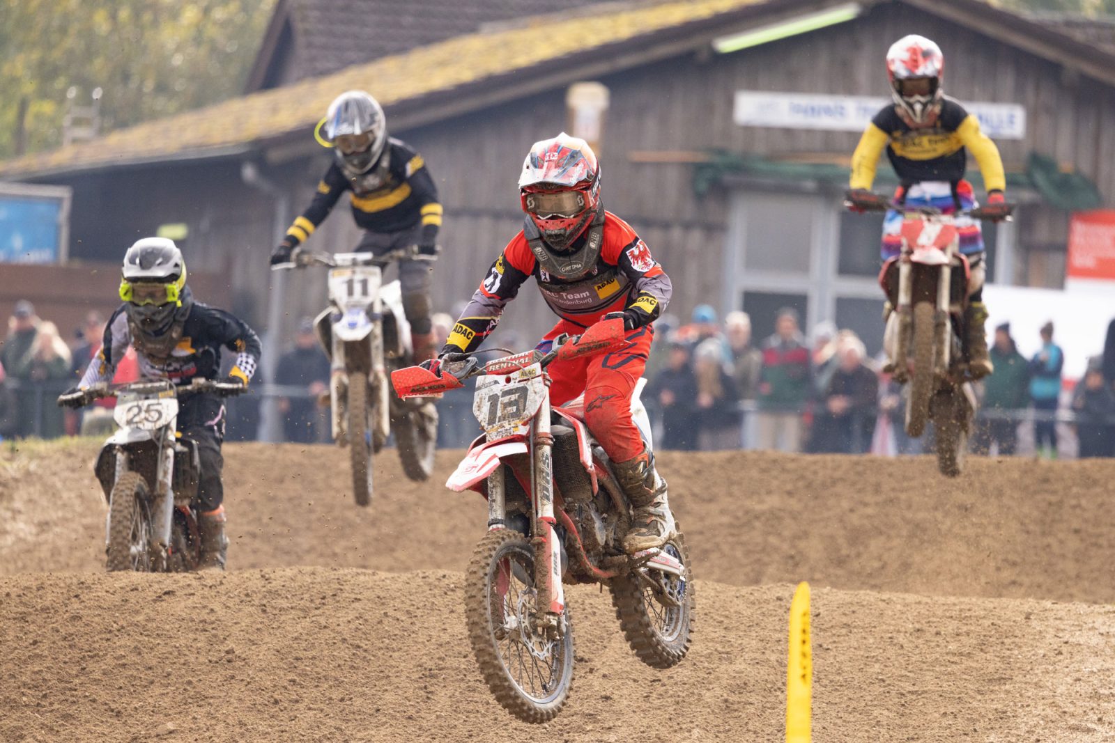 In vier Rennklassen von 50 bis 125 ccm werden beim ADAC MX Bundesendlauf die besten Einzelpiloten gekürt (Foto: Jörg Gulden)