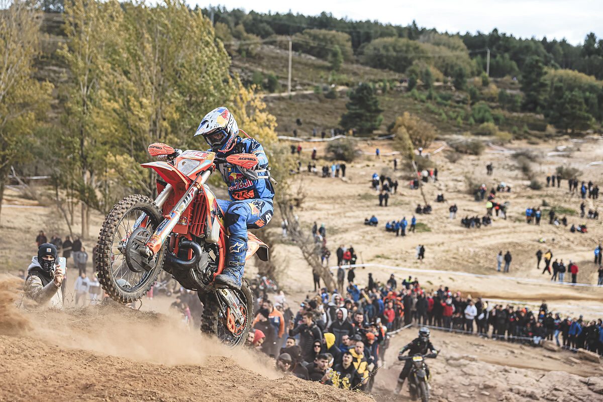 Red Bull KTM Factory Racing: Mani Lettenbichler zum fünften Mal in Folge Hard-Enduro-Weltmeister