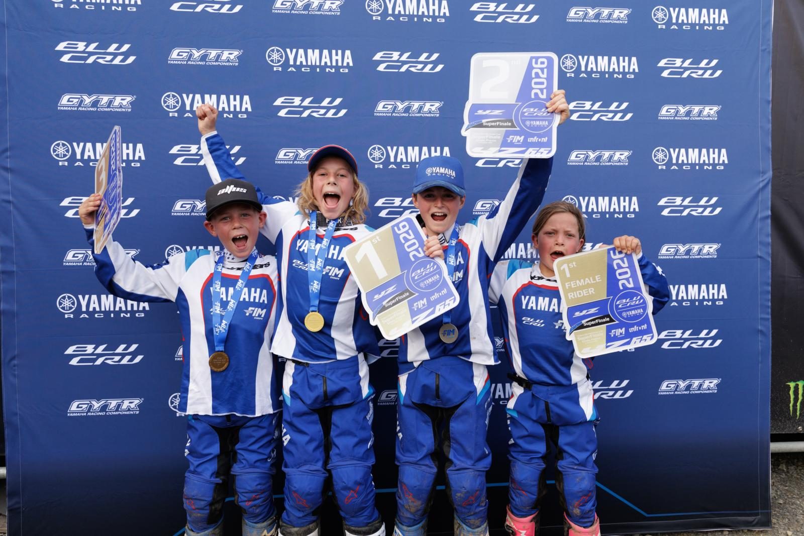 Siegerehrung der YZ65-Klasse beim YZ BLU CRU FIM Europe Cup SuperFinale 2026 in Ernée