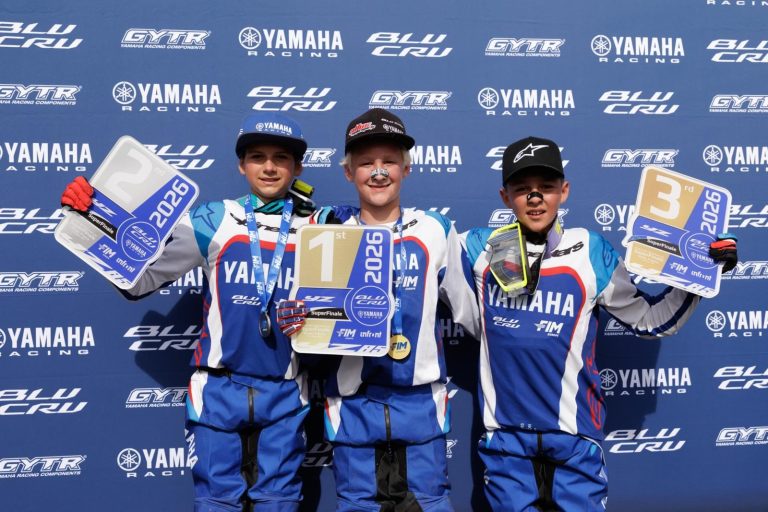 Siegerehrung der YZ85-Klasse beim YZ BLU CRU FIM Europe Cup SuperFinale 2026 in Ernée
