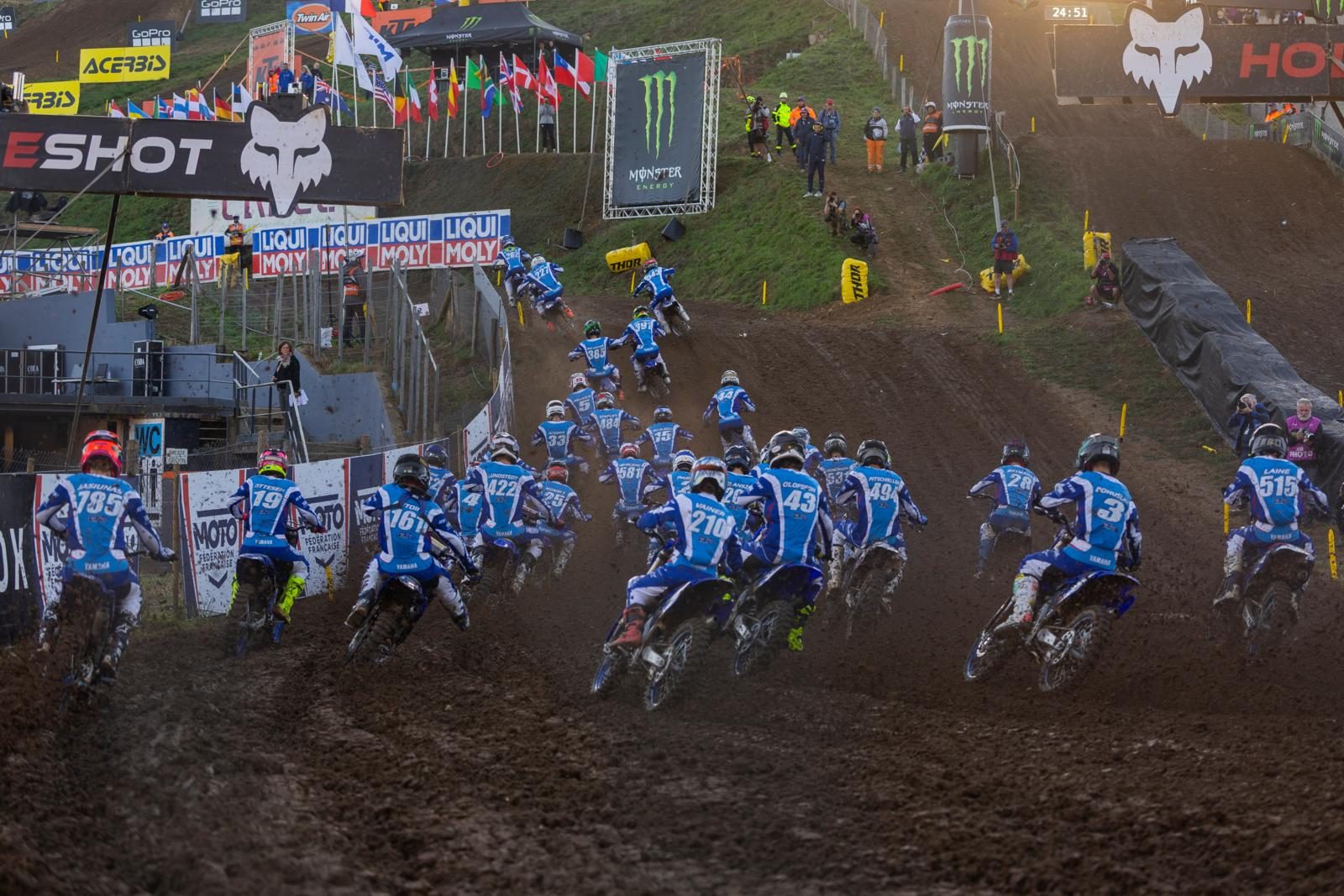 Start der YZ125-Klasse beim YZ BLU CRU FIM Europe Cup SuperFinale 2026 in Ernée