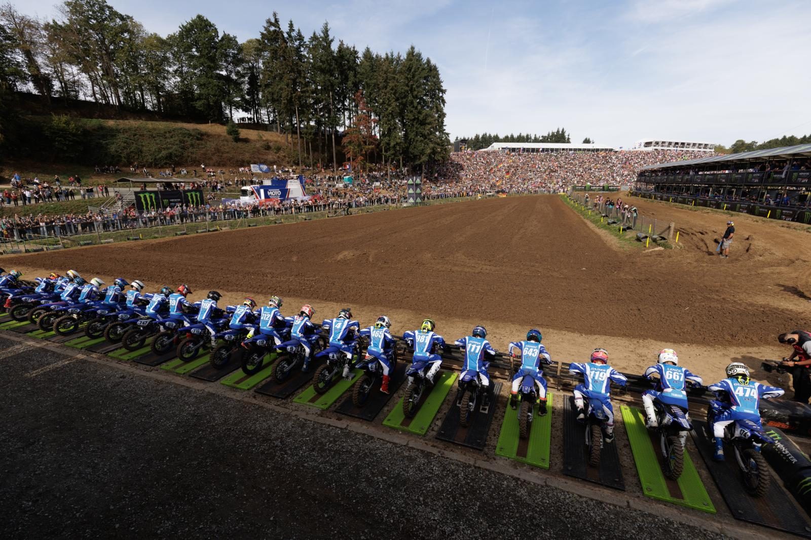 Start der YZ85-Klasse beim YZ BLU CRU FIM Europe Cup SuperFinale 2026 in Ernée