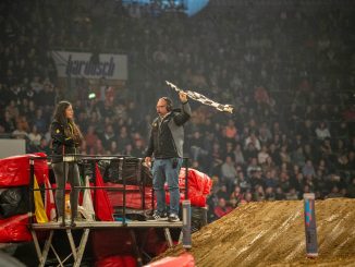 Wolfgang Reinhardt ist seit 2019 Rennleiter beim ADAC Supercross Stuttgart und hilft seit 30 Jahren ehrenamtlich beim Event mit.
