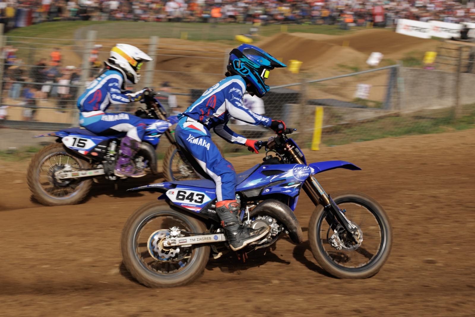 Zweikampf in der YZ85-Klasse beim YZ BLU CRU FIM Europe Cup SuperFinale 2026 in Ernée